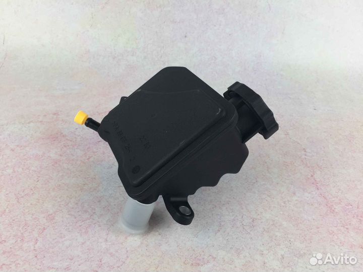 Бачок гур Mercedes CLS C219 (дизель)