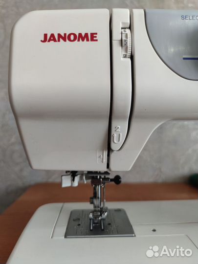 Швейная машина Janome EL546S