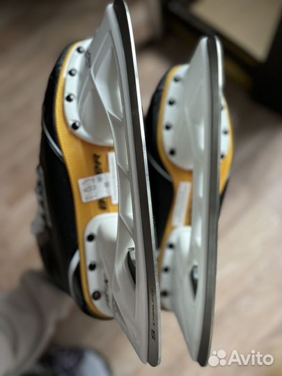 Хоккейные коньки bauer 42 размер