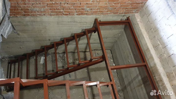 Металлокаркас лестниц