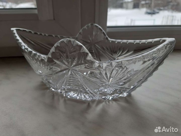 Хрустальная конфетница