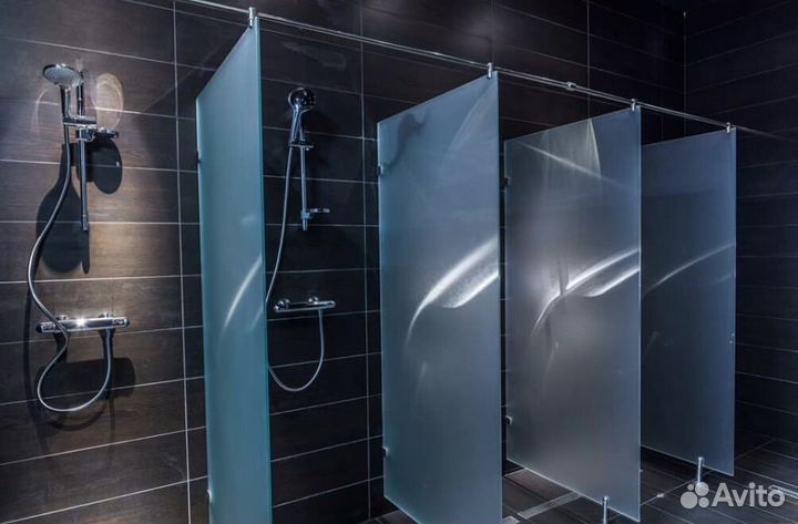Стеклянные перегородки в душевую на заказ