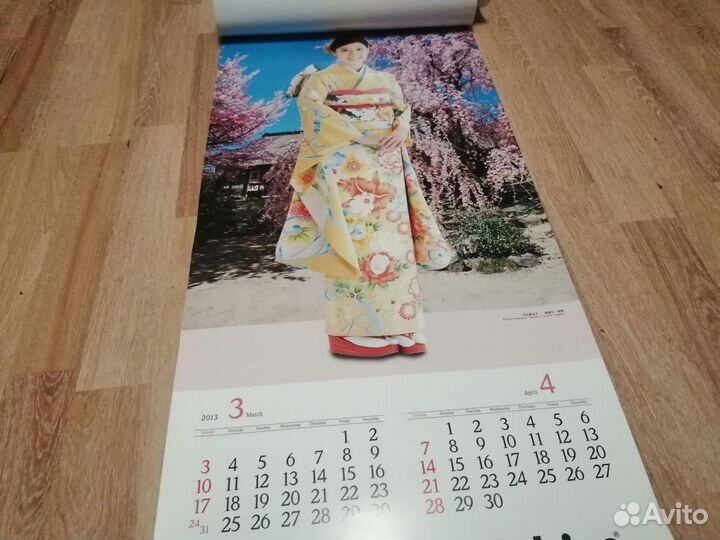 Японский календарь девушки в кимоно