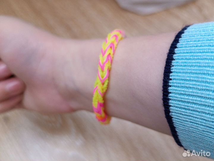 Браслет из резинок