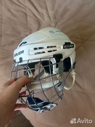 Хоккейный шлем