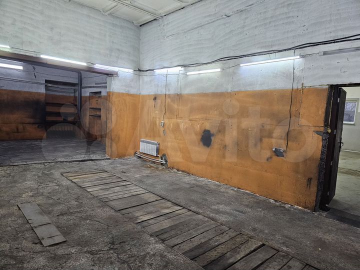 Гараж, > 30 м²