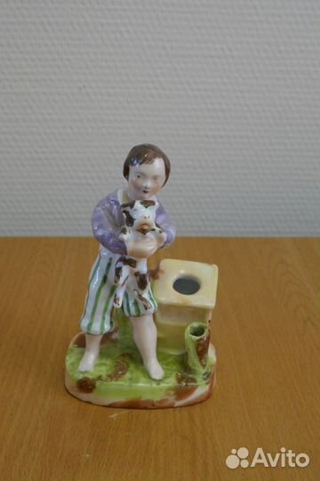 Фарфоровая статуэтка.Мальчик со щенком 13см Англия