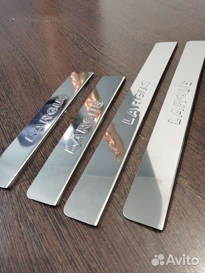 Накладки на пороги LADA largus