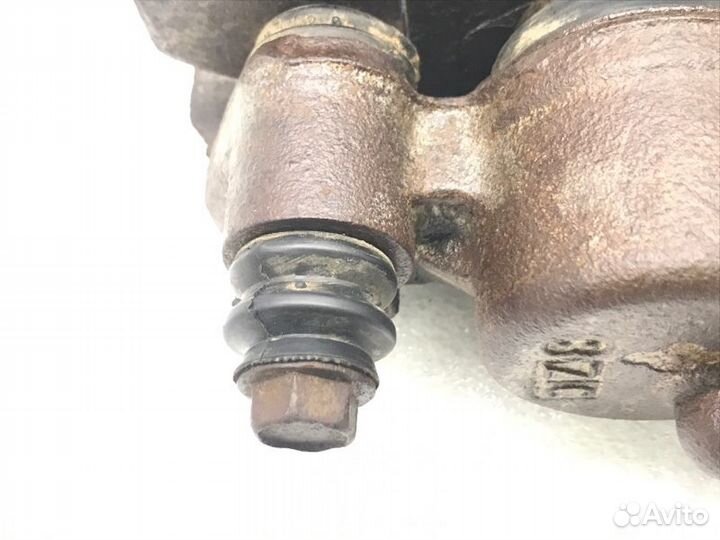 Суппорт задний правый Mitsubishi Pajero Sport KS1W