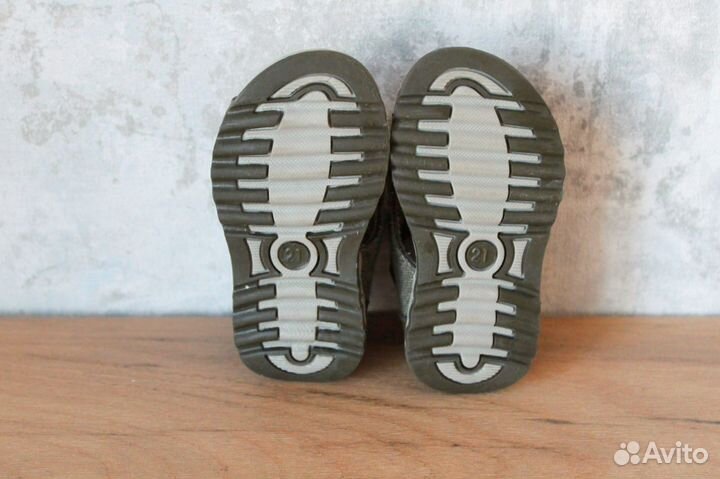 Сандалии для малыша 21 размер