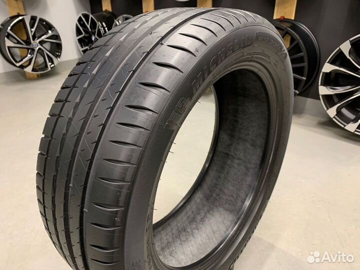 Michelin Pilot Sport 4 275/40 R21 107Y