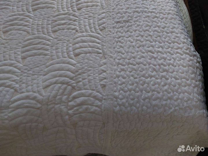 Покрывало на кровать новое 230 на 250