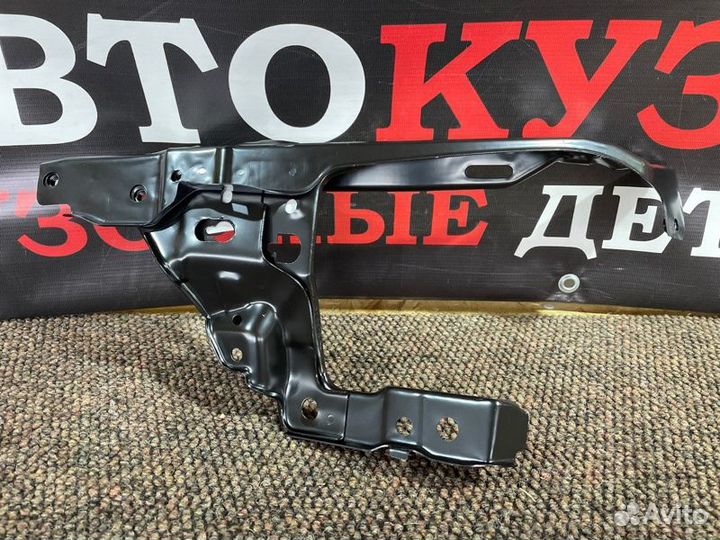 Панель телевизор передний левый Opel Astra H