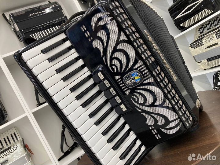 Аккордеон Weltmeister Caprice