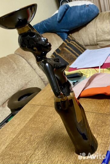 Статуэтка фарфоровая