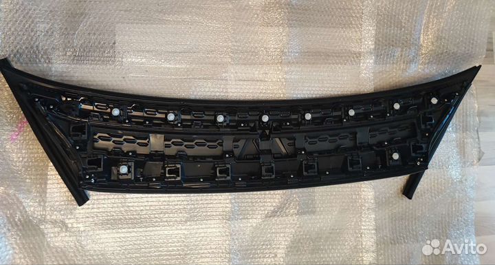 Решетка радиатора Mitsubishi Outlander 4 GM 2022