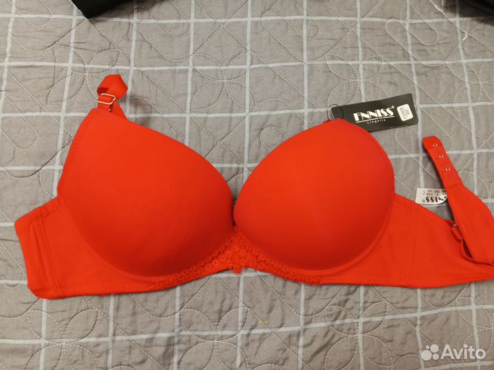Бюстгалтера новые
