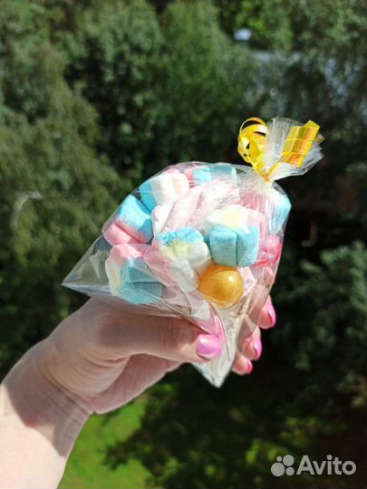 Сладкий вафельный рожок