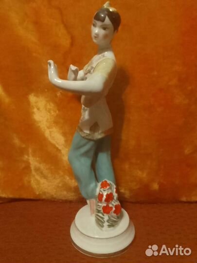 Фарфоровые статуэтки советского периода
