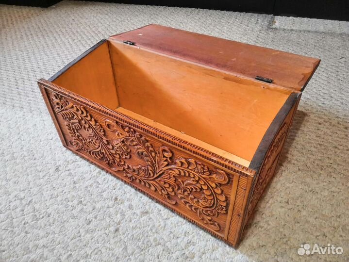 Хлебница деревянная, резная