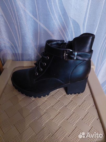 Ботинки женские 39 размер