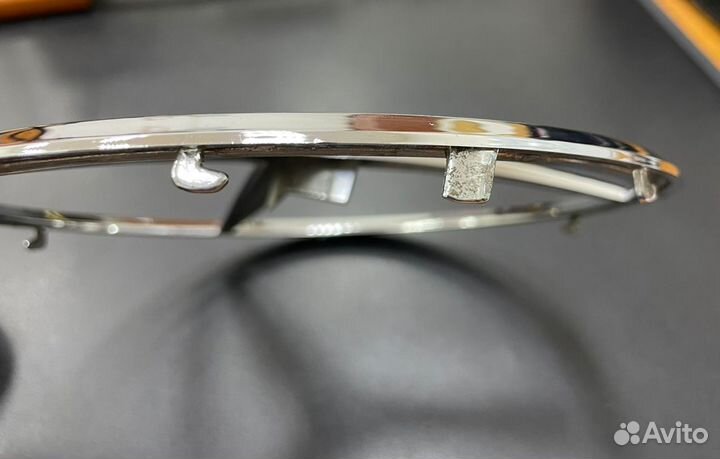 Звезда Mercedes на решётку радиатора