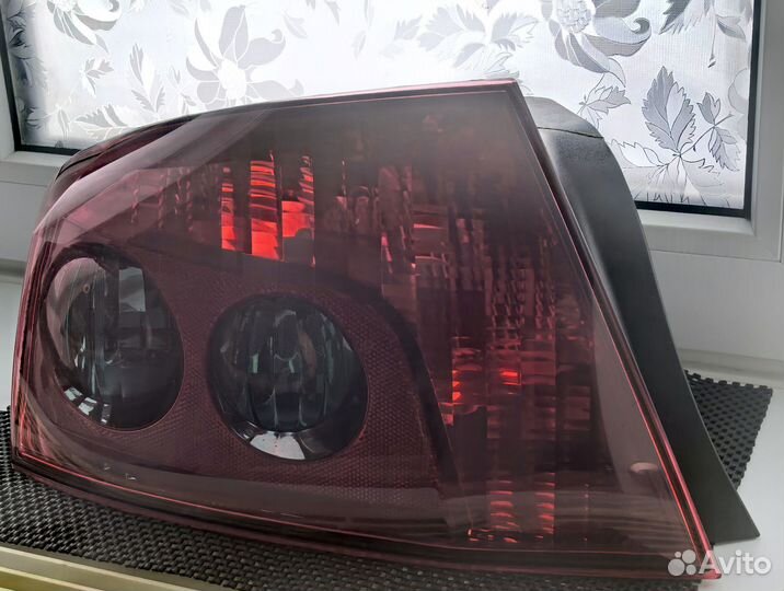 Задний левый фонарь Peugeot 407 sedan