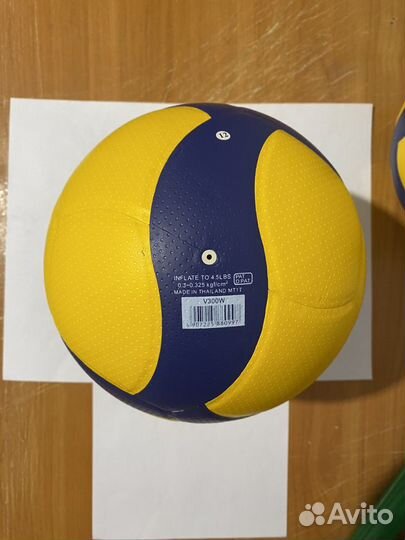Волейбольный мяч mikasa v300w