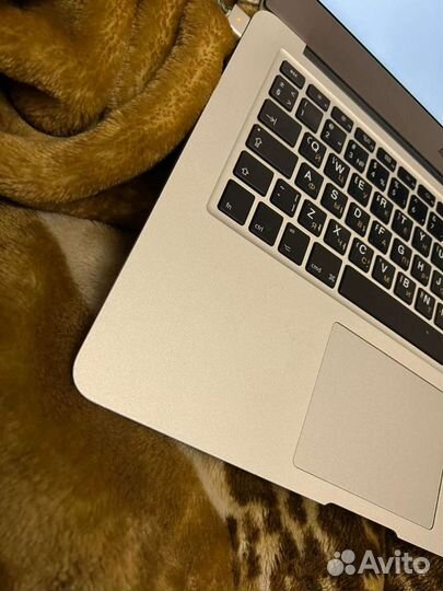 Apple MacBook Air 13 2012 core I5 /4096/128gb SSD