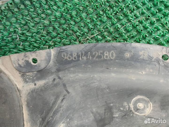 Подкрылок задний правый Peugeot 308 (4E) 2008