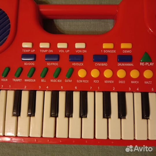 Синтезатор игрушечный