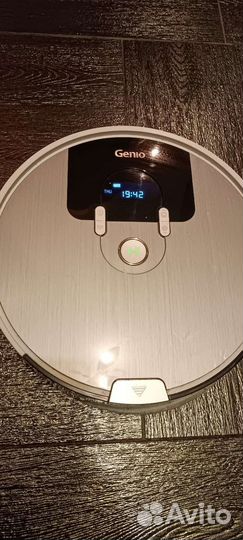 Робот пылесос genio