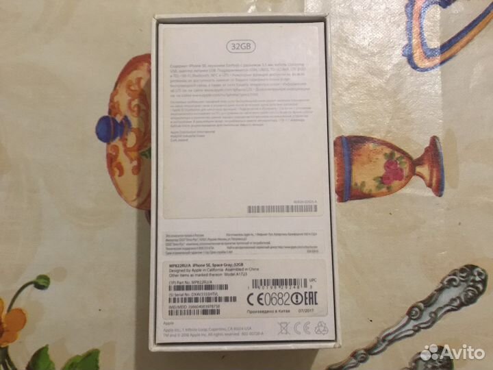 iPhone se 2016 коробка