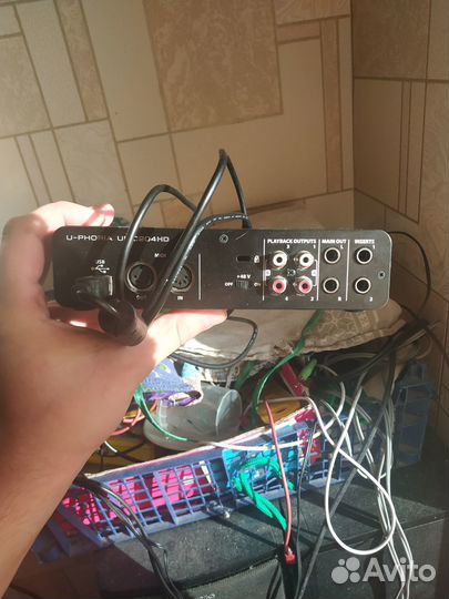 Внешняя звуковая карта behringer UMC204HD