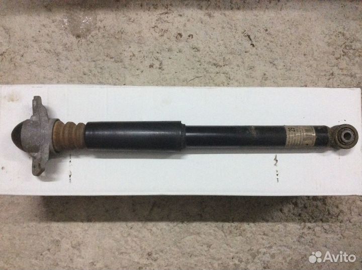 Задний амортизатор VW Passat CC 2013 3C0513049CH