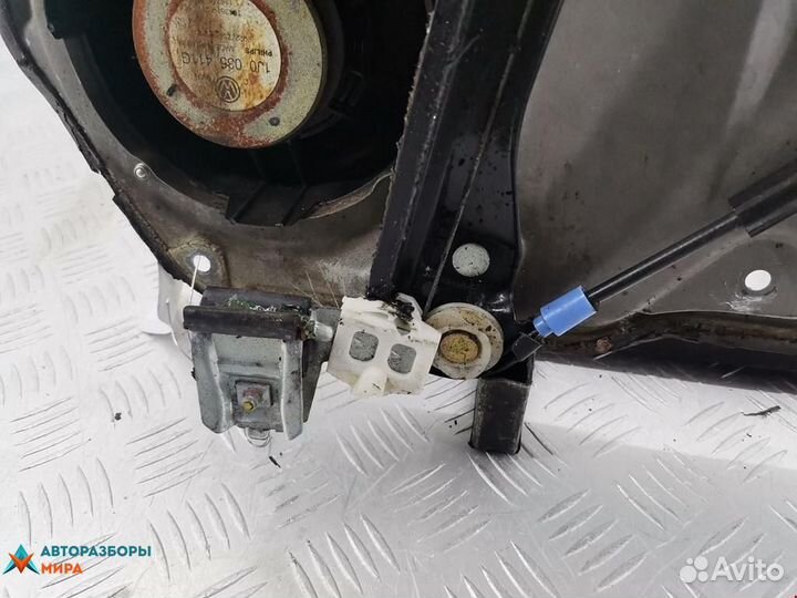 Стеклоподъемник передний левый Volkswagen Golf 4
