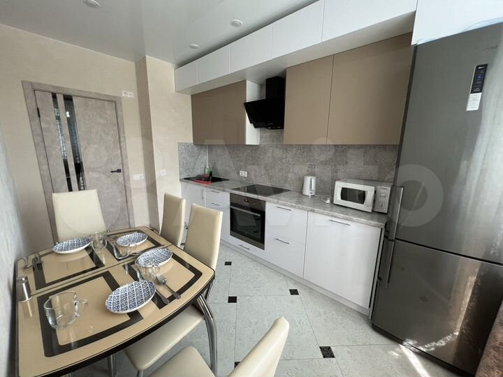 2-к. квартира, 60 м², 4/18 эт.
