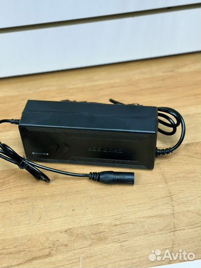 Зарядное устройство 3А на электровелосипед