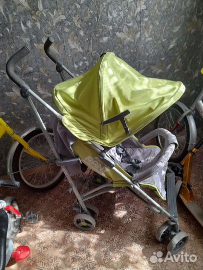 Прогулочная коляска трость