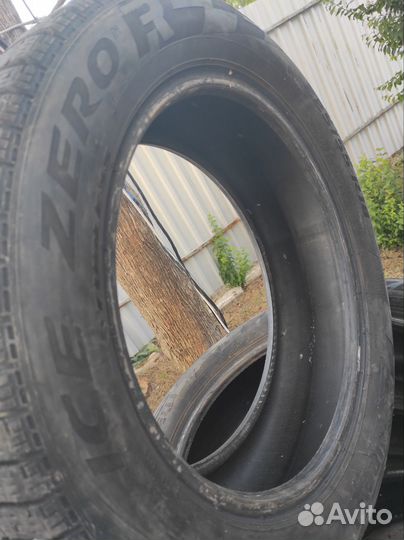 Pirelli Ice Zero FR 225/55 R18