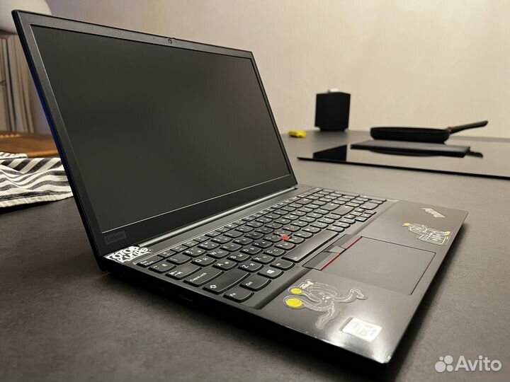 Ноутбук lenovo E15