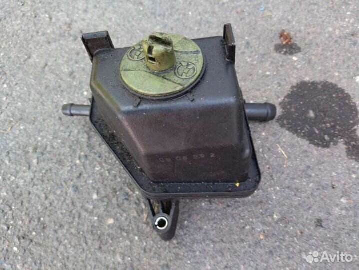 Бачок гур Volkswagen Golf 4 1J0422371C