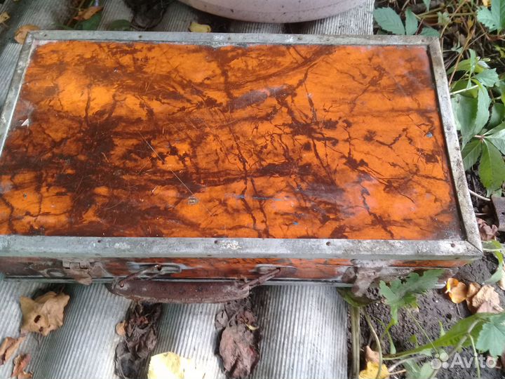 Старинный ящик- чемоданчик