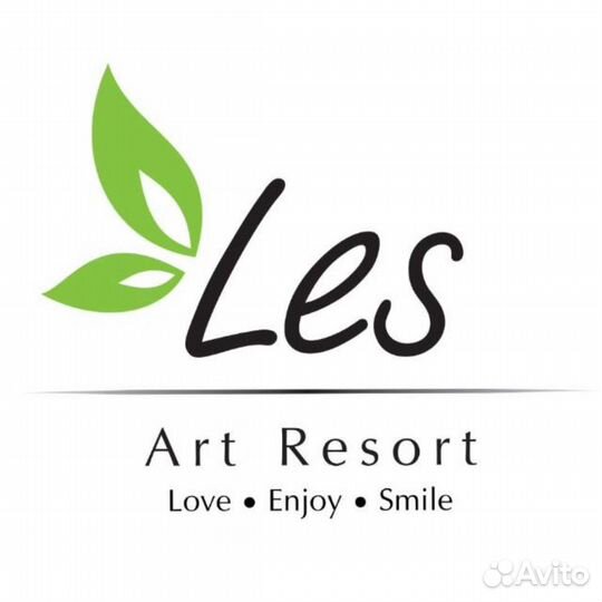 Официант в Les Art Resort