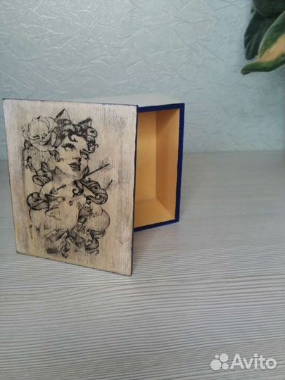 Деревянная шкатулка ручной работы / Подарок