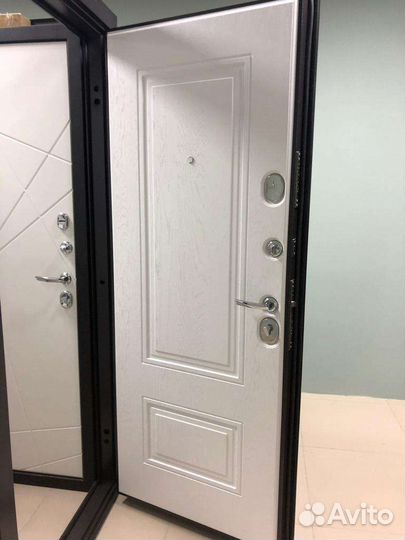 Двыери входные для улицы