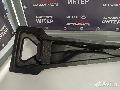 Стойка средняя центр боковая левая 21090540115110