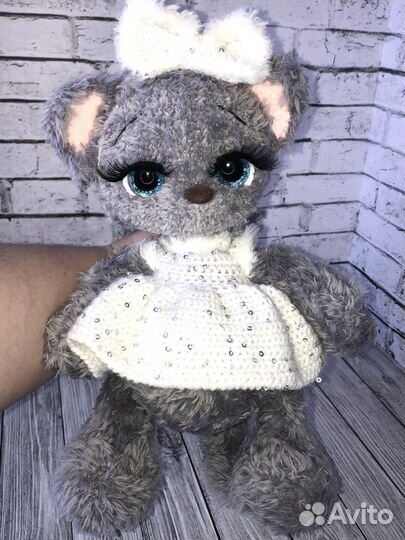 Вязаная игрушка кошка