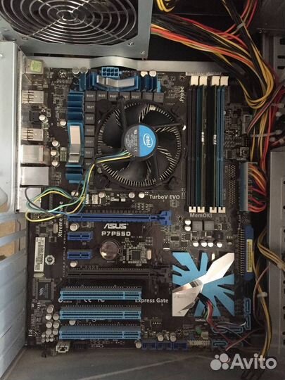 Материнская плата с процессором и памятью