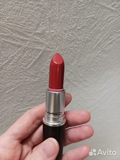 Помада mac on hold 214